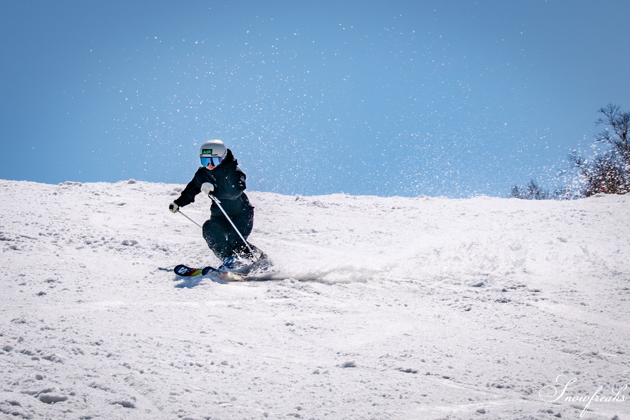 キロロリゾート｜ポカポカ陽気で絶好の春スキー日和♪こんな日は、みんなで思いっきり春雪を満喫しましょう！